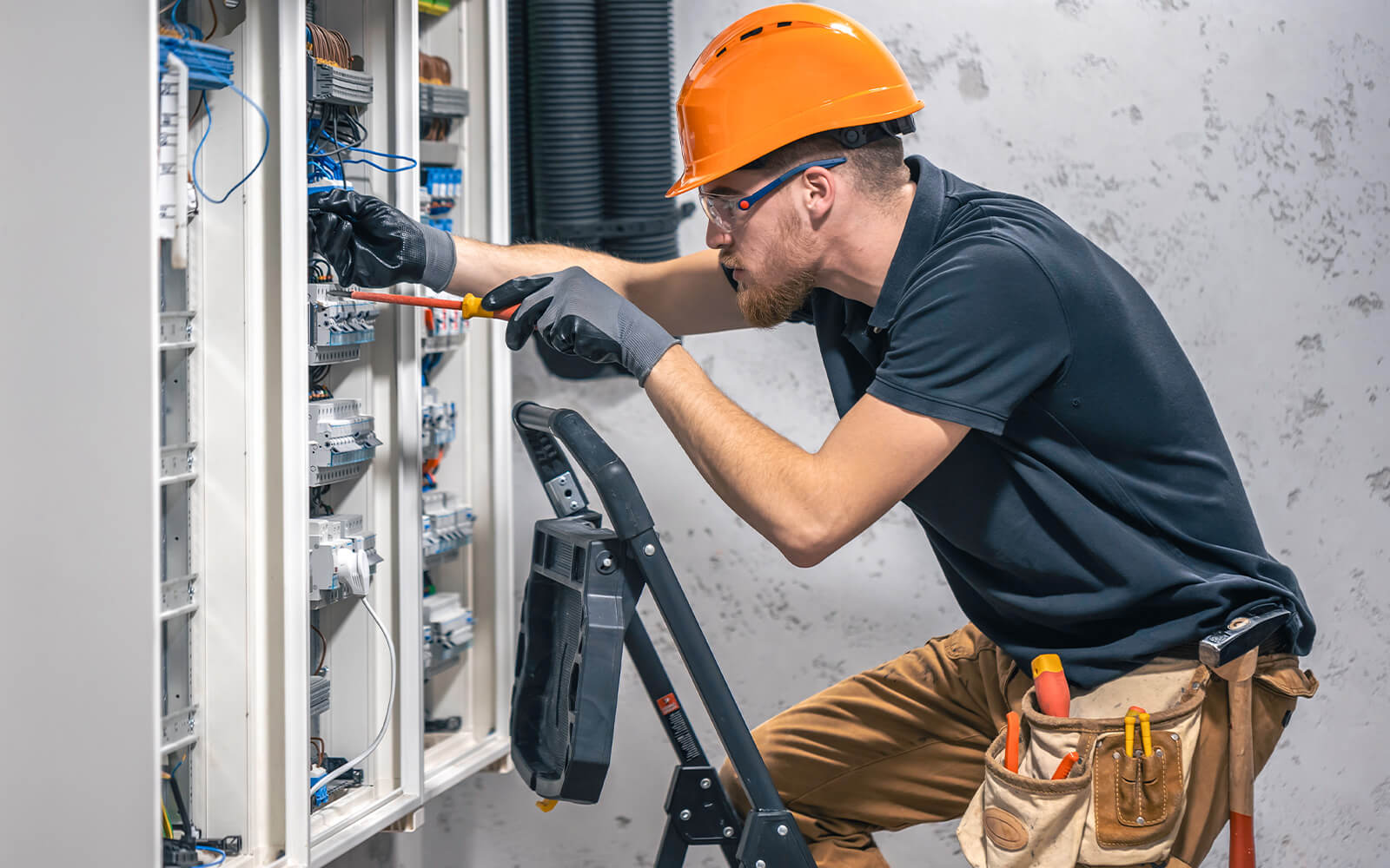 Top Handyman Electrical Repair Tips for Safer Homes